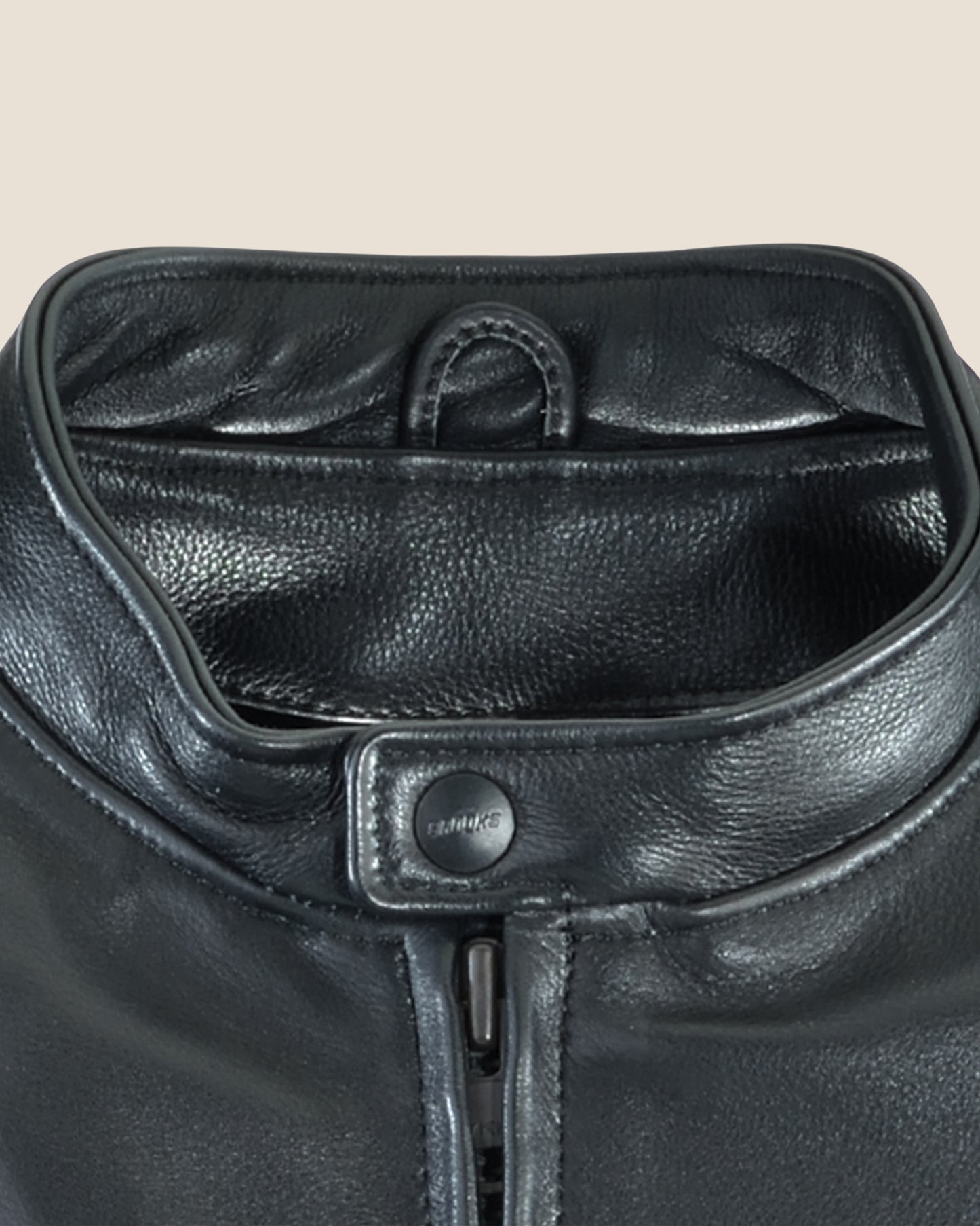 Front view of Brooks 515 jacket